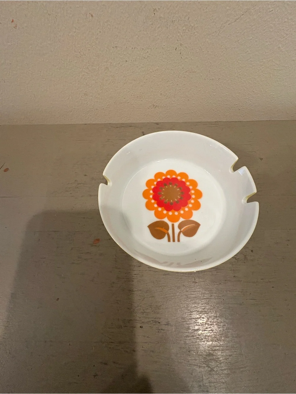 VTG 1970s Ceramic Ashtray With Flower Power Daisy Design